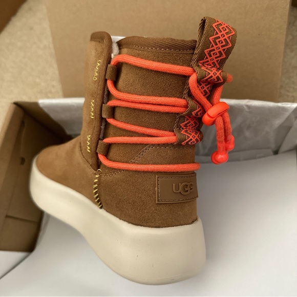 Ugg Classic Boom Ankle Boot - Picture 2 of 5